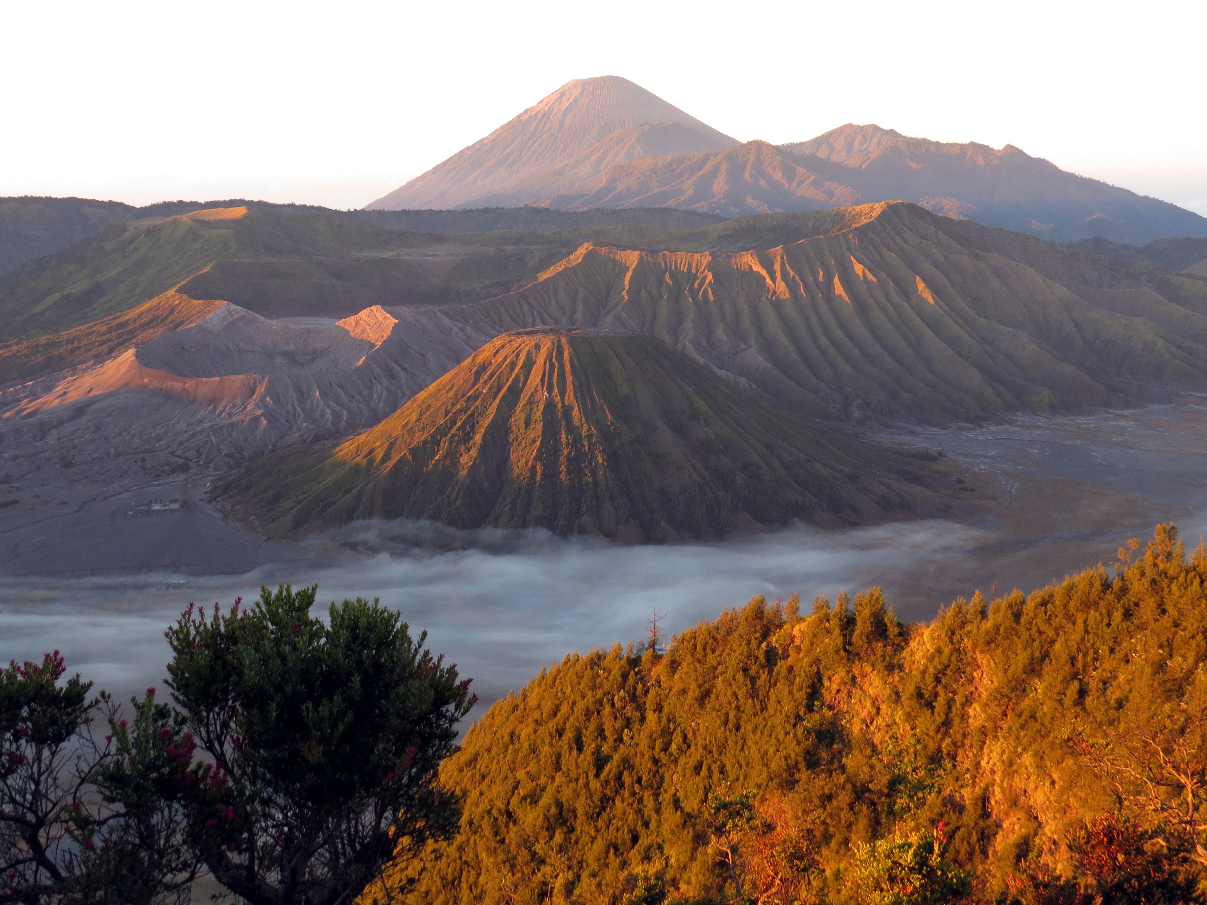 Zdjęcie przedstawia krajobraz Indonezji, fot. Grzegorz Gawlik